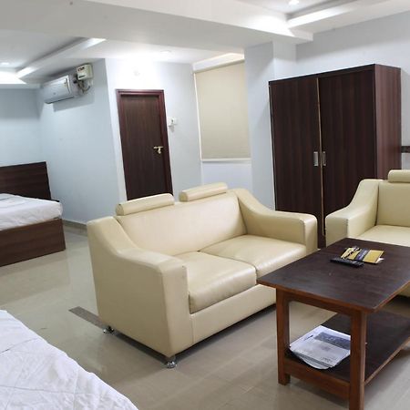 Nova Pride Hotel Hajdarabad Zewnętrze zdjęcie