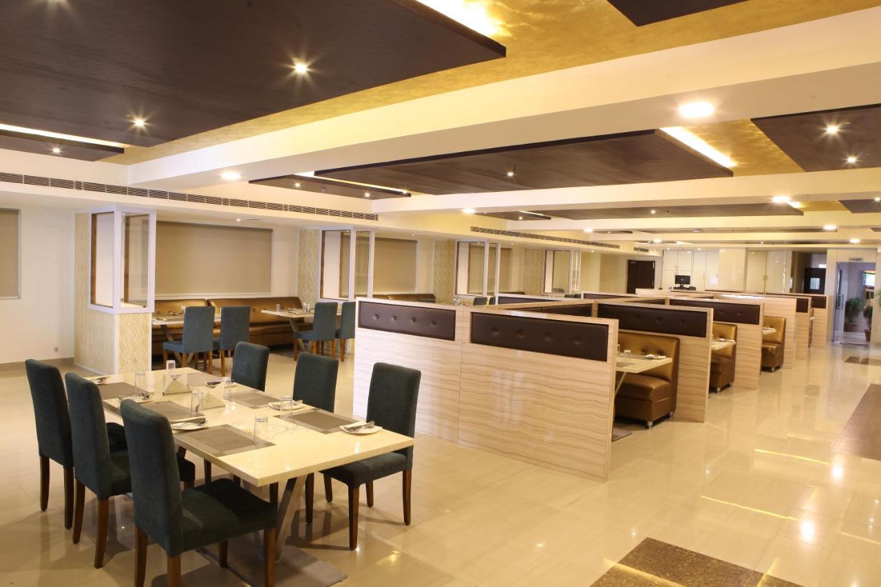 Nova Pride Hotel Hajdarabad Zewnętrze zdjęcie