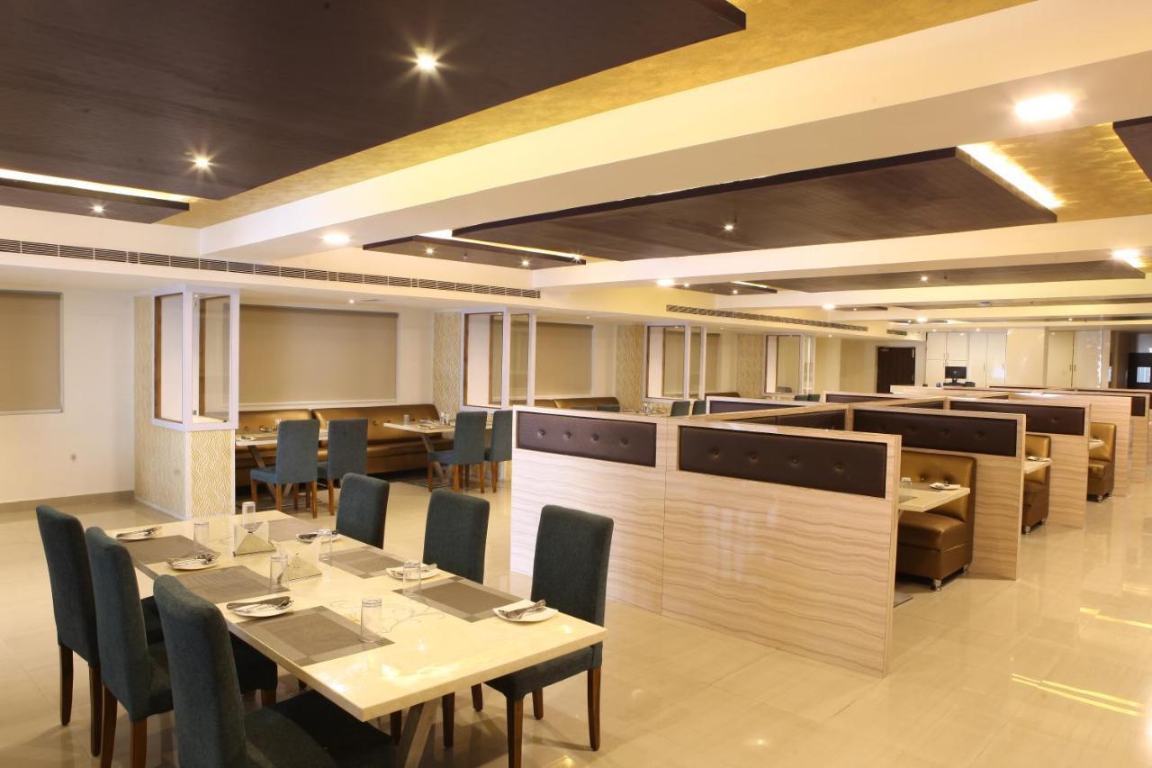 Nova Pride Hotel Hajdarabad Zewnętrze zdjęcie