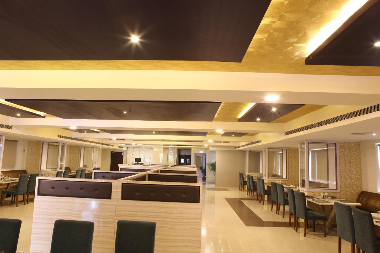 Nova Pride Hotel Hajdarabad Zewnętrze zdjęcie
