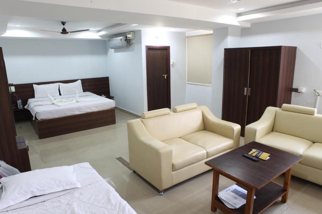 Nova Pride Hotel Hajdarabad Zewnętrze zdjęcie